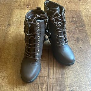 Brown combat booties w/ Side zipper size 7